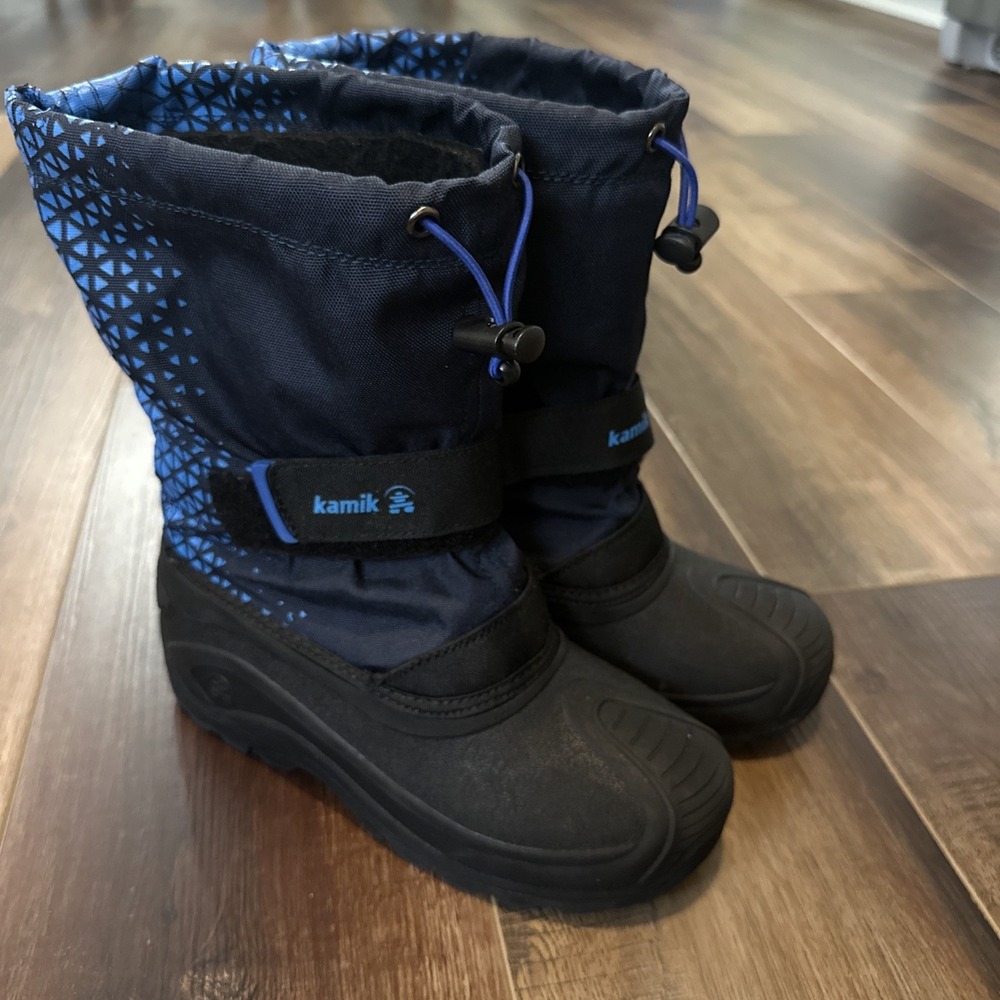 Kamik Boys Snowfall P2 Winter Boots Size 4 Black‎ And Blue Adjustable